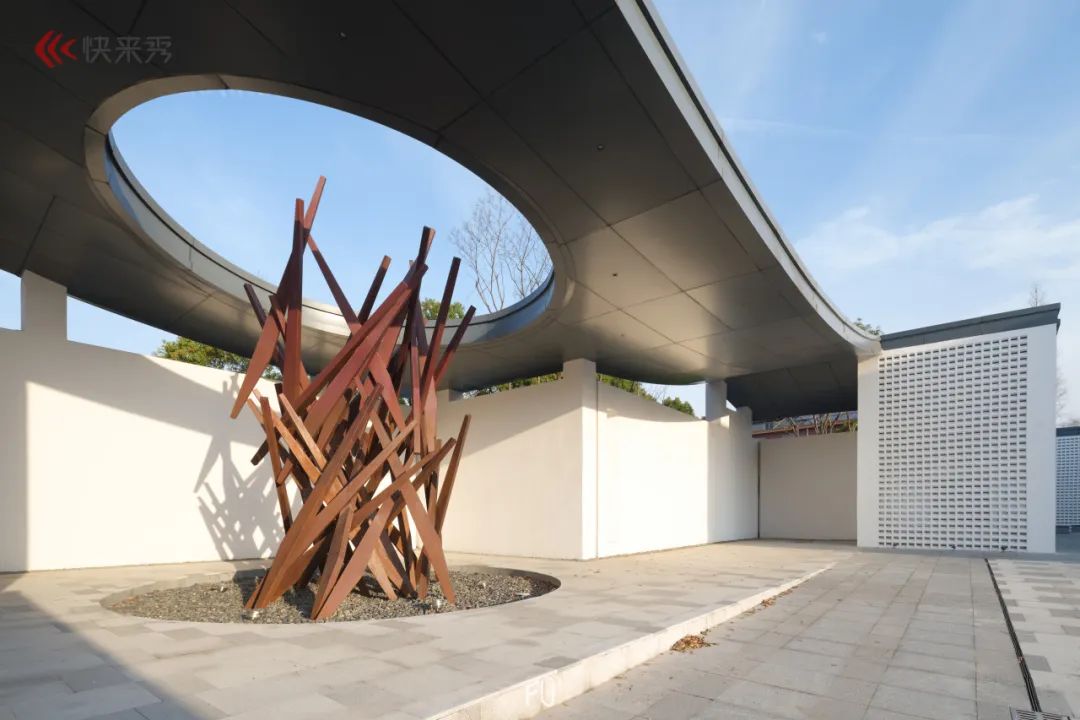 1693191375941120.jpg 640.jpg